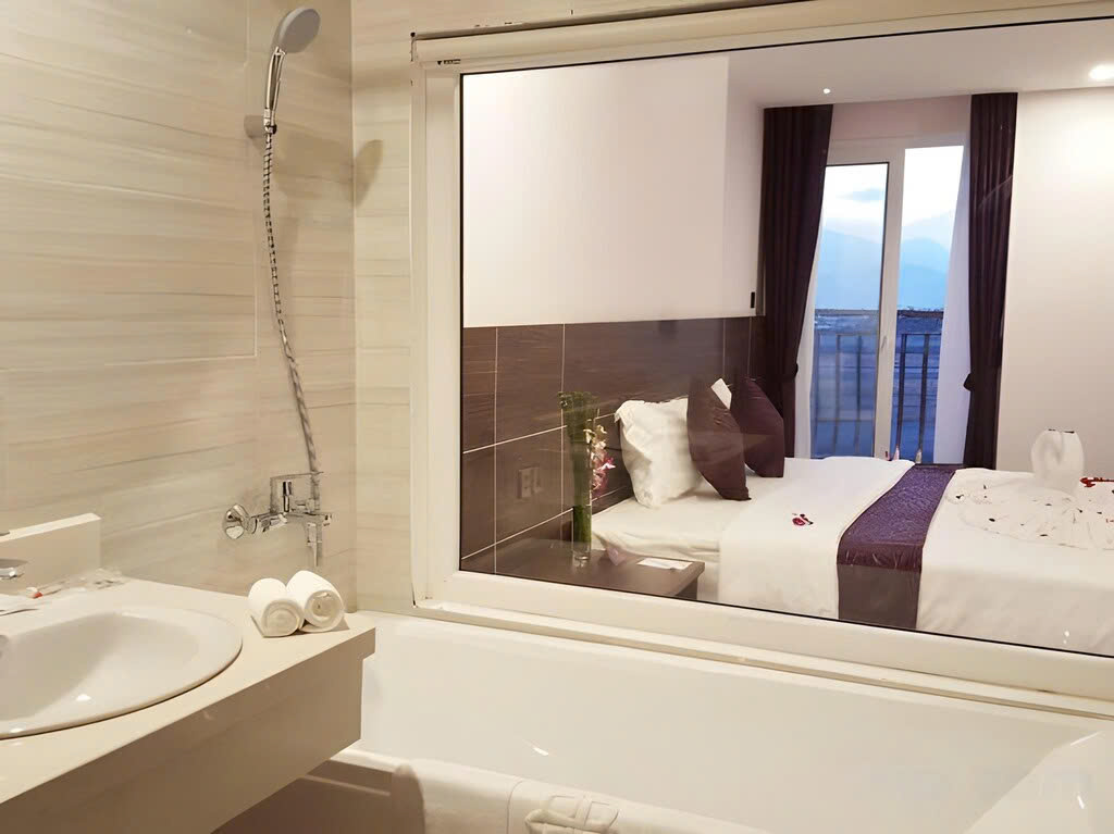 Balcony Hotel